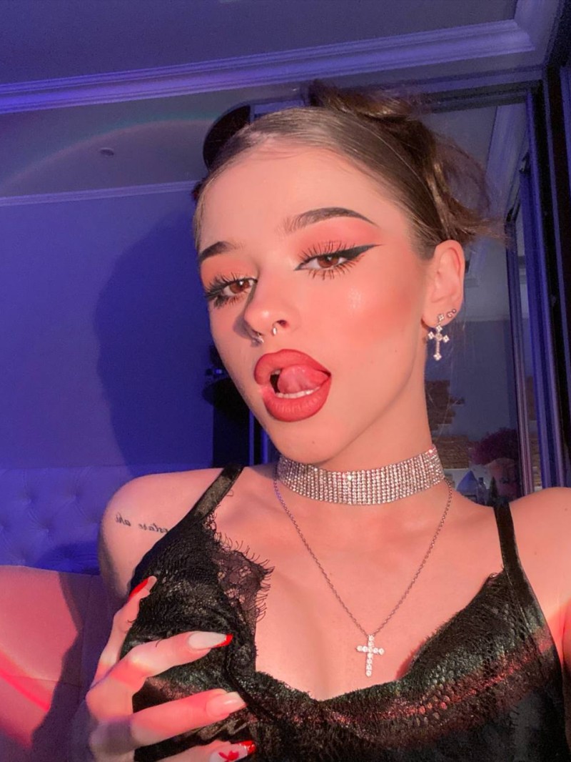 Индивидуалка Наташа СПб у метро Площадь Ленина, телефон +7(911)263-24-01