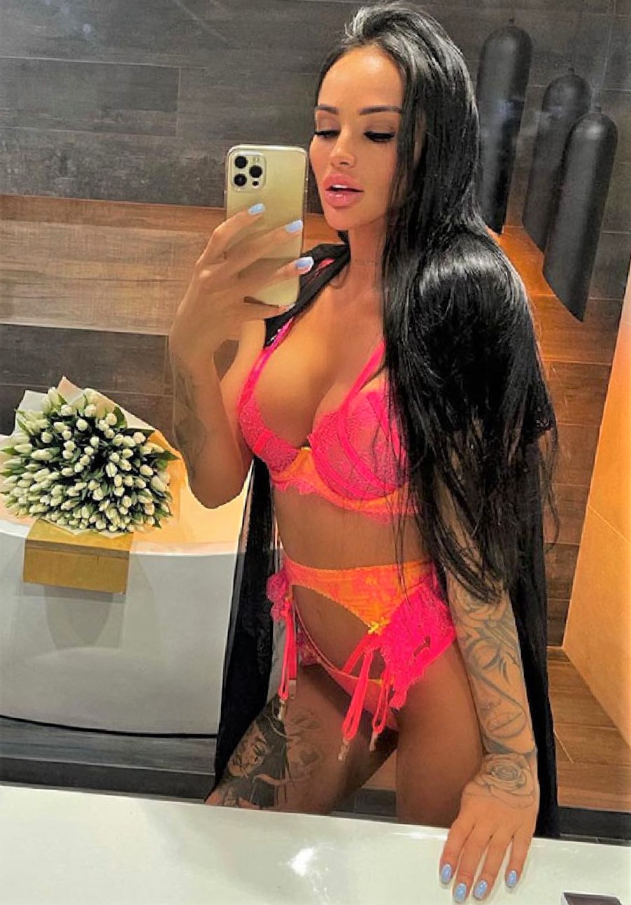 Проститутка Аня СПб у метро Новочеркасская, телефон +7(981)136-33-84