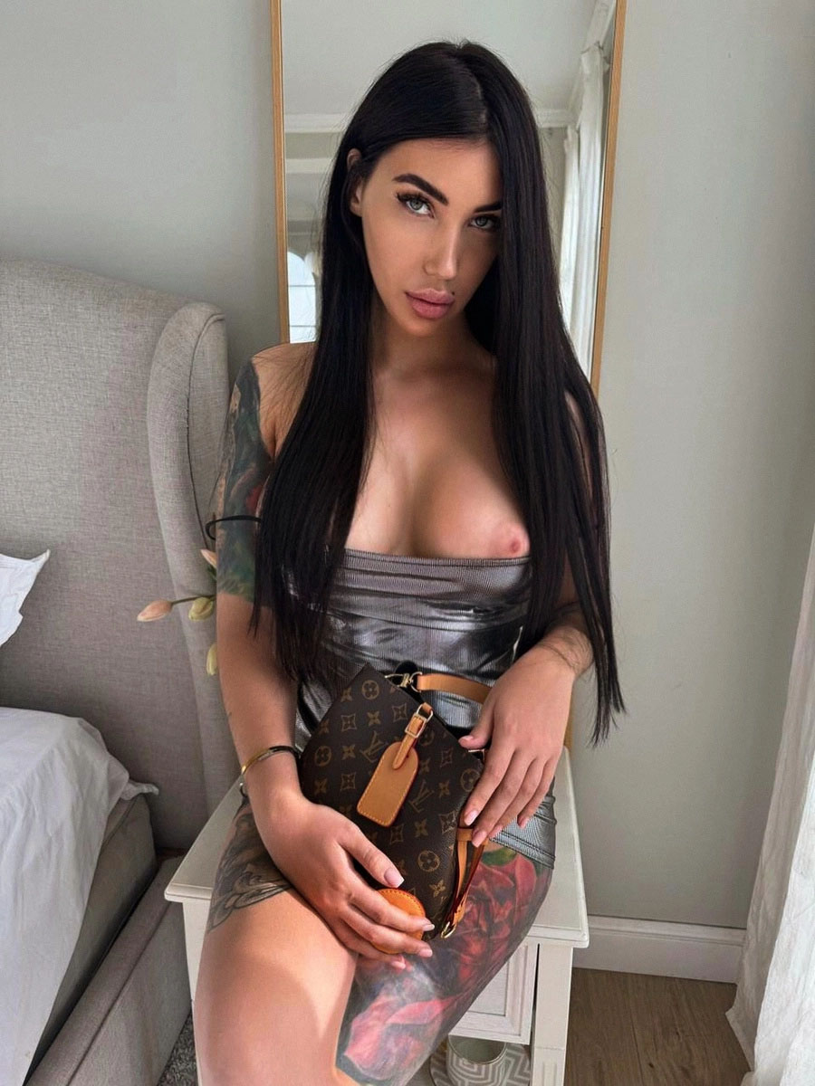 Проститутка Полина СПб у метро Черная Речка, телефон +7(981)289-01-65