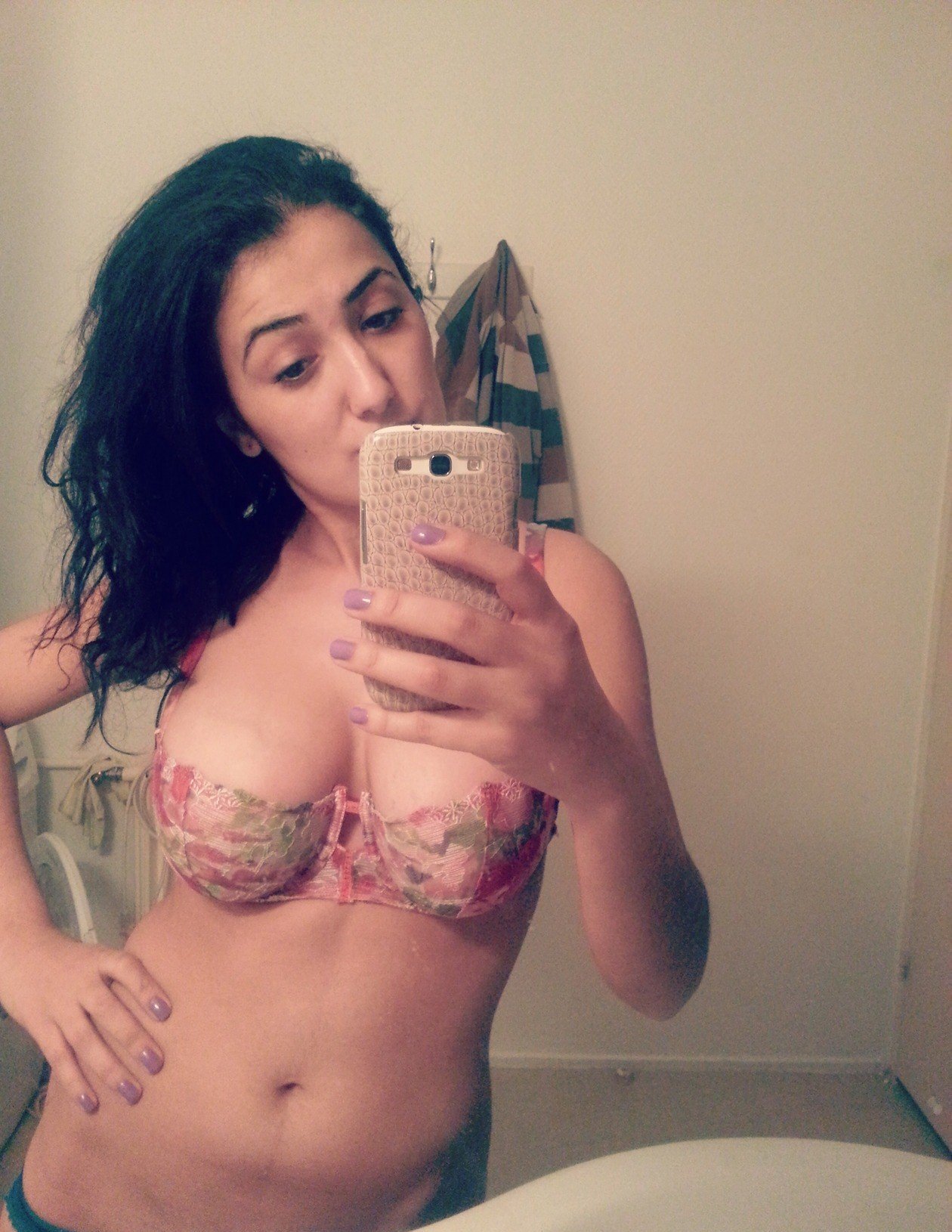 Проститутка Арина СПб у метро Горьковская, телефон +7(911)737-42-93