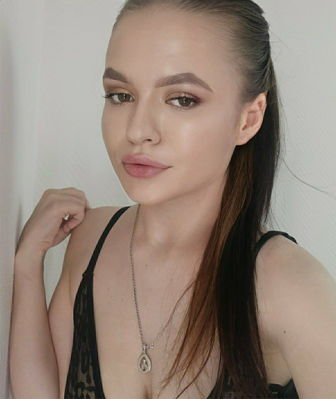 Проститутка Виола СПб у метро Волковская, телефон +79811363384