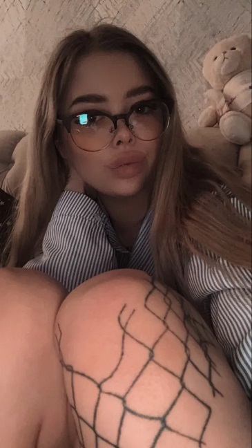 Сонечка - cекс и интим услуги у метро Международная за 7000 р. час, телефон +7 (921) 020-26-19 - фото 1